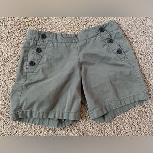 J. Crew Button-Detail Cargo Shorts chino size 4 green